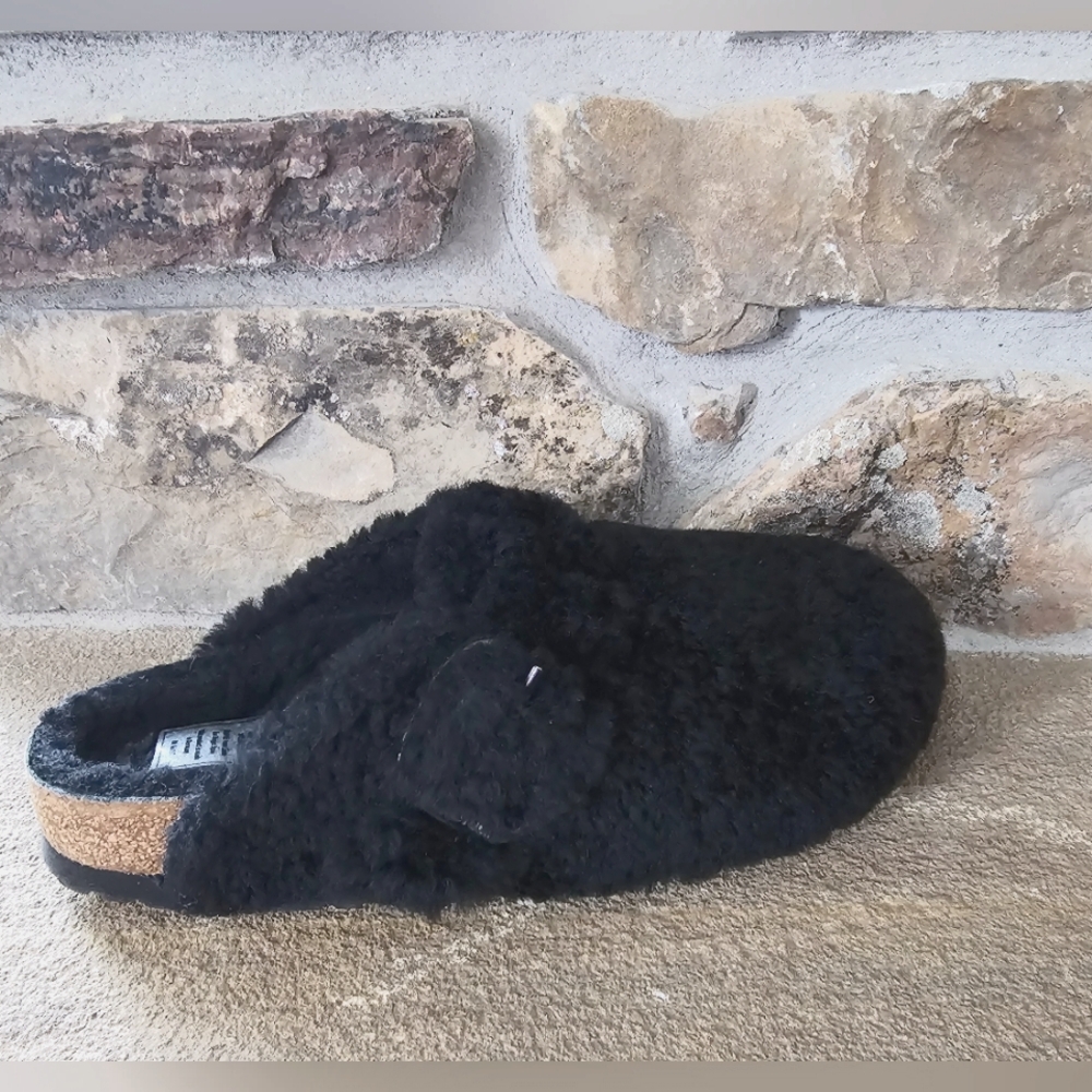 Birkenstock Boston Big Buckle Clog Black Shearling Size 38 NWT